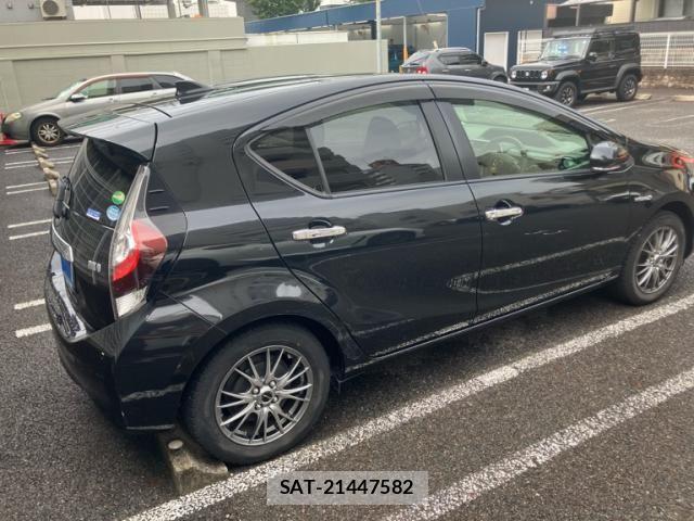 Toyota AQUA 2019-12 8657983-2