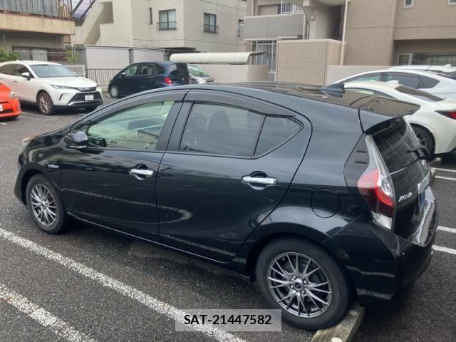 Toyota AQUA 2019-12 8657983-3