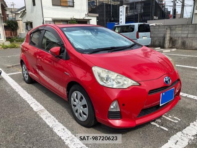 Toyota AQUA 2013-09 8658025-0