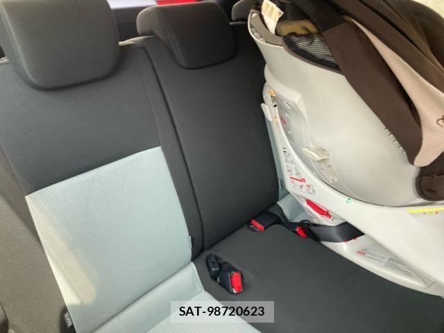 Toyota AQUA 2013-09 8658025-12
