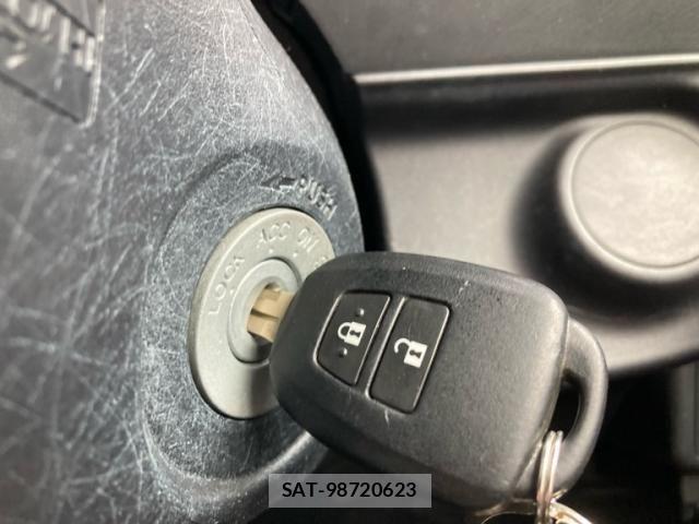 Toyota AQUA 2013-09 8658025-17