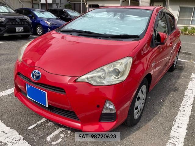 Toyota AQUA 2013-09 8658025-1