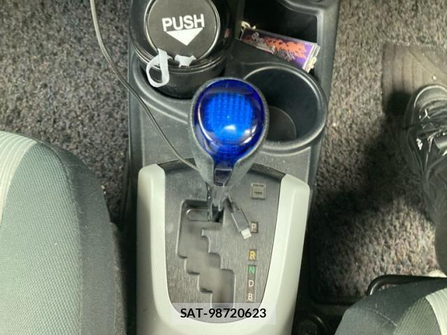 Toyota AQUA 2013-09 8658025-20