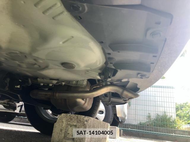 Toyota AQUA 2017-09 8658005-11