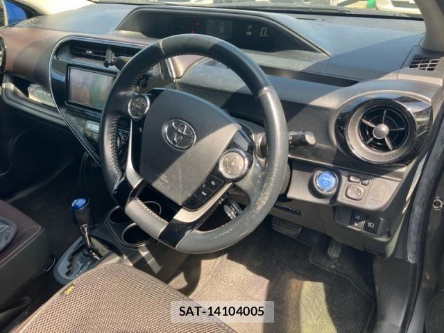 Toyota AQUA 2017-09 8658005-13