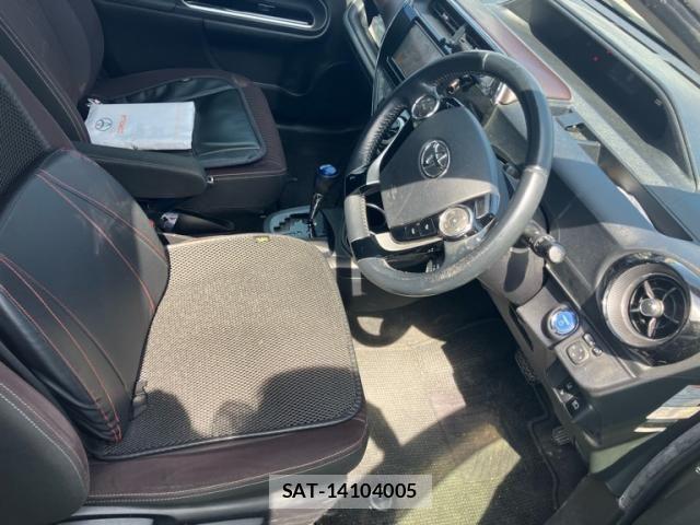 Toyota AQUA 2017-09 8658005-14