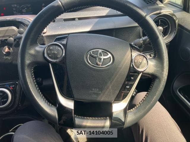 Toyota AQUA 2017-09 8658005-16