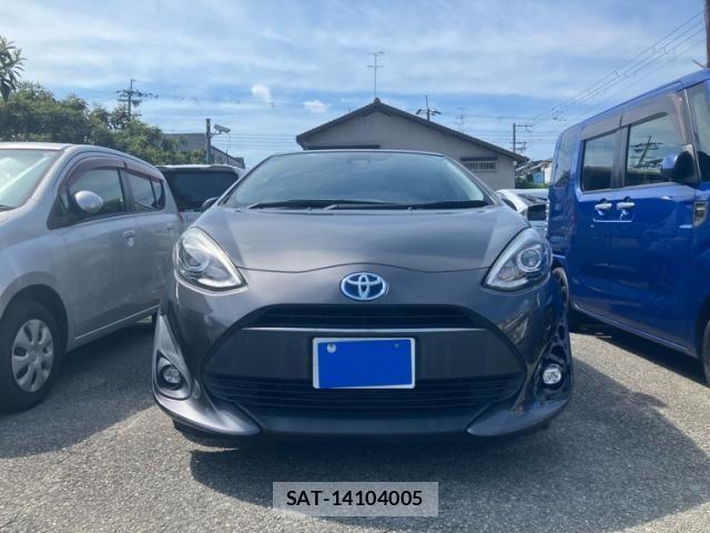 Toyota AQUA 2017-09 8658005-1