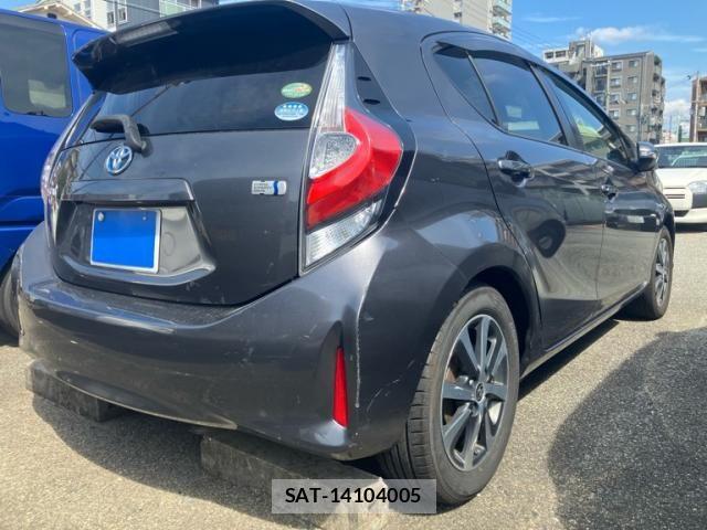 Toyota AQUA 2017-09 8658005-4