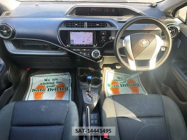 Toyota AQUA 2015-09 8665802-1