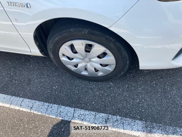 Toyota AQUA 2013-09 8658024-4