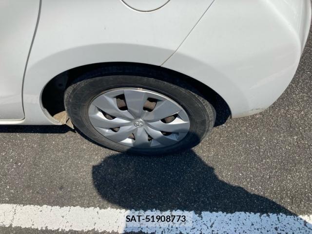 Toyota AQUA 2013-09 8658024-6