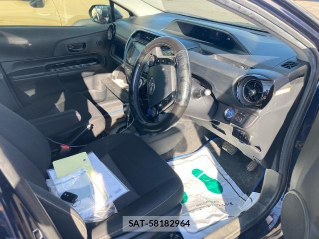 Toyota AQUA 2019-09 8657981-10