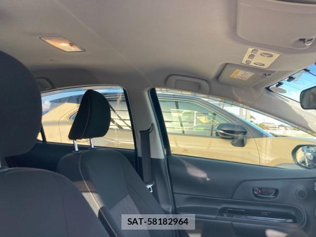 Toyota AQUA 2019-09 8657981-12