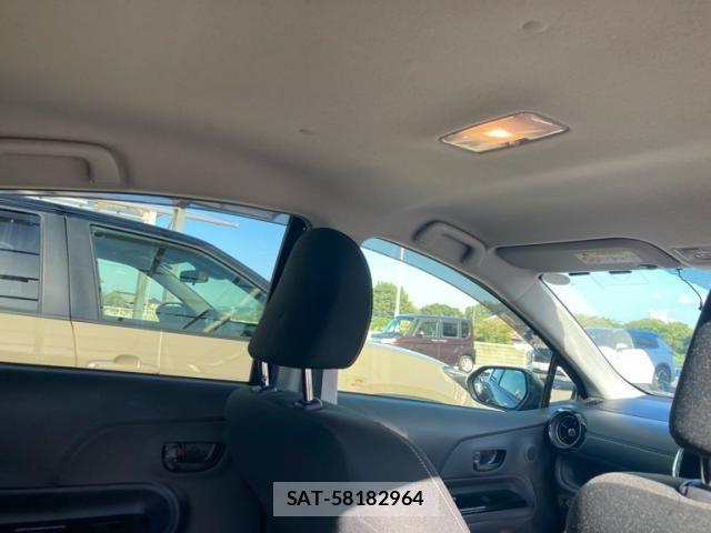 Toyota AQUA 2019-09 8657981-14