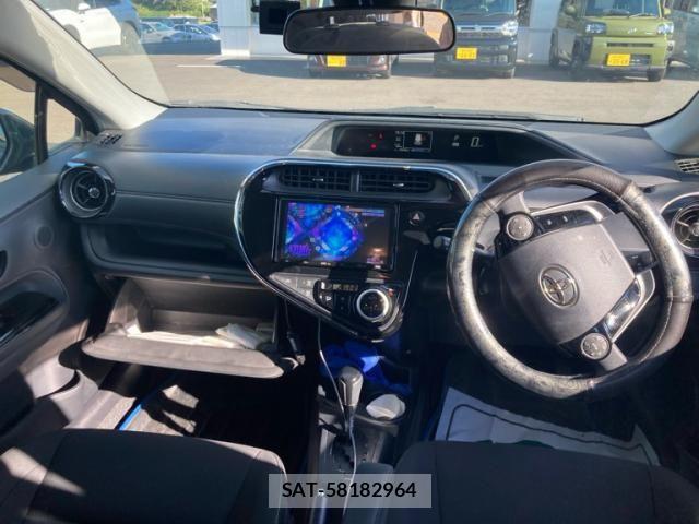 Toyota AQUA 2019-09 8657981-15