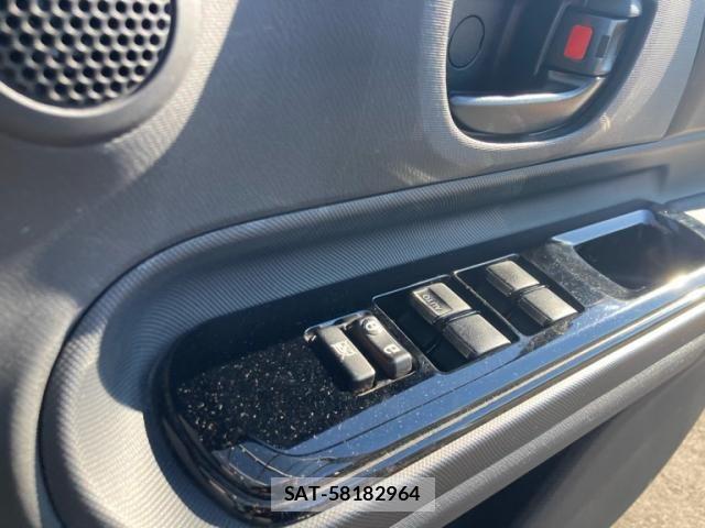 Toyota AQUA 2019-09 8657981-16