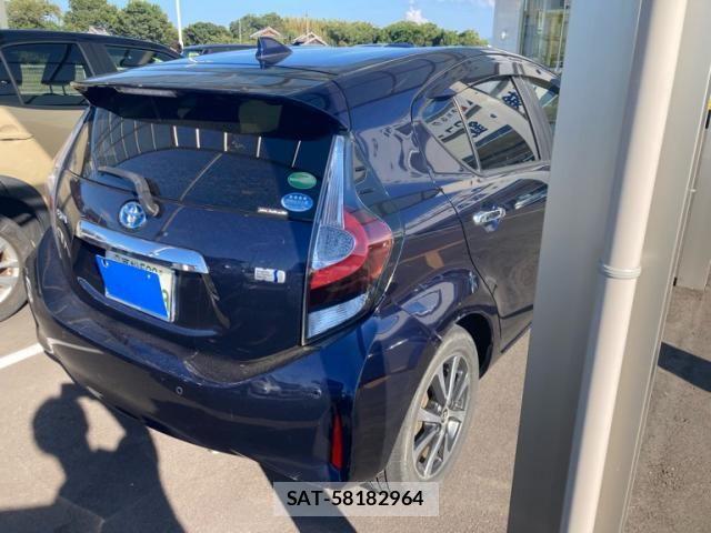 Toyota AQUA 2019-09 8657981-1