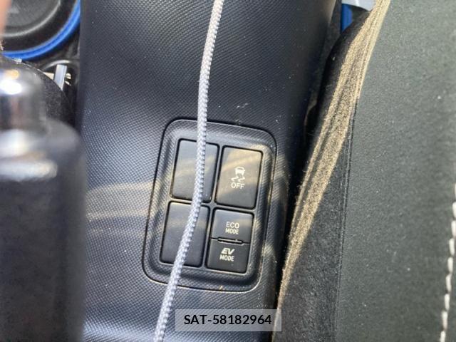 Toyota AQUA 2019-09 8657981-25