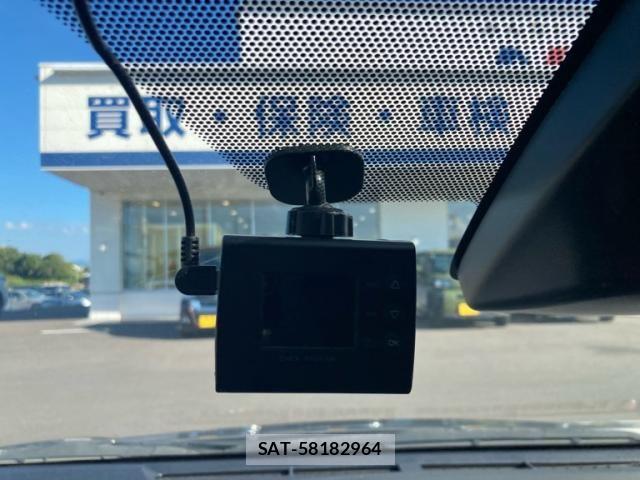 Toyota AQUA 2019-09 8657981-27