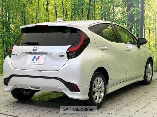 Toyota AQUA 2021-10 8657966-16