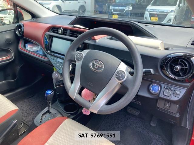 Toyota AQUA 2015-05 8658006-11