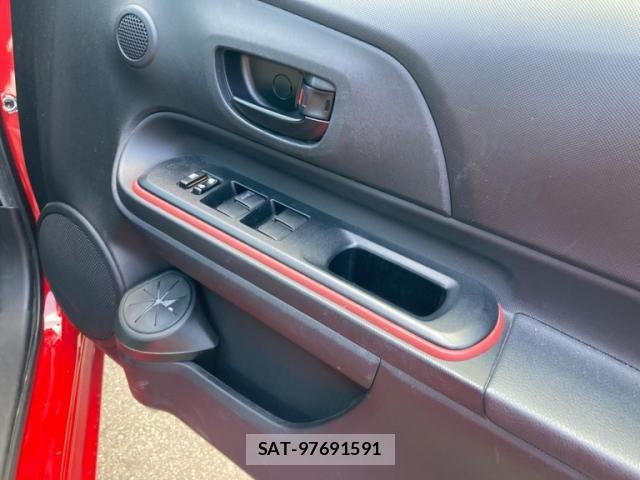 Toyota AQUA 2015-05 8658006-12