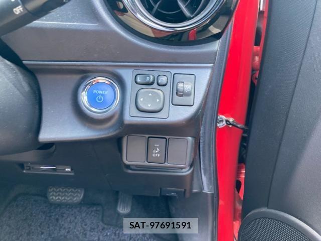 Toyota AQUA 2015-05 8658006-13