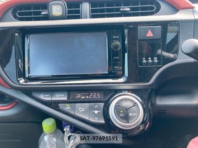 Toyota AQUA 2015-05 8658006-16