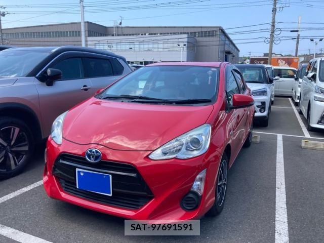Toyota AQUA 2015-05 8658006-2