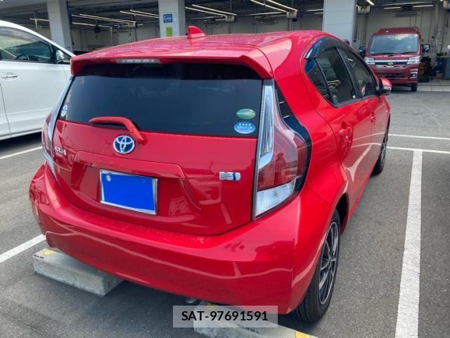 Toyota AQUA 2015-05 8658006-5