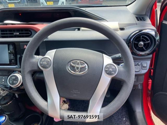 Toyota AQUA 2015-05 8658006-8