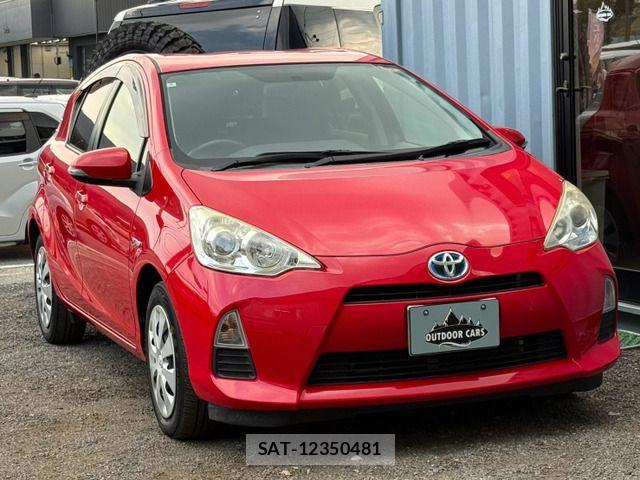 Toyota AQUA 2014-02 8658009-11