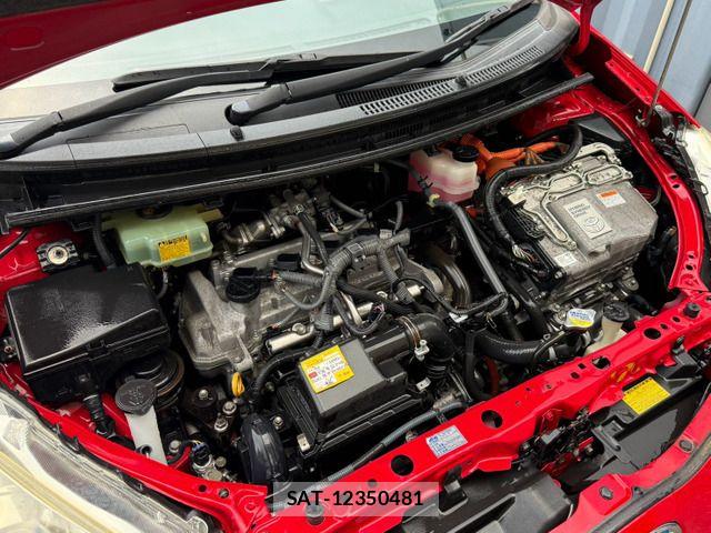 Toyota AQUA 2014-02 8658009-3