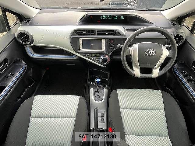 Toyota AQUA 2013-07 8657992-10