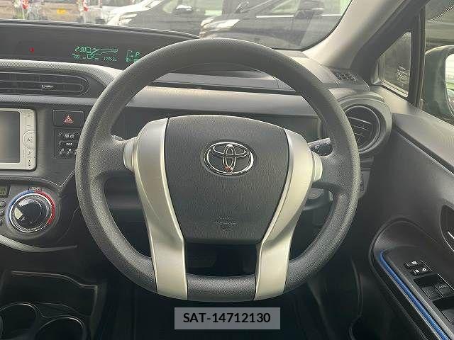Toyota AQUA 2013-07 8657992-11