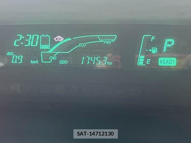 Toyota AQUA 2013-07 8657992-13