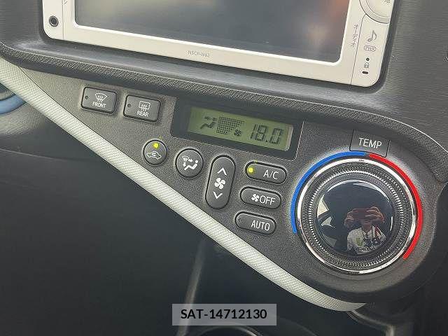 Toyota AQUA 2013-07 8657992-16