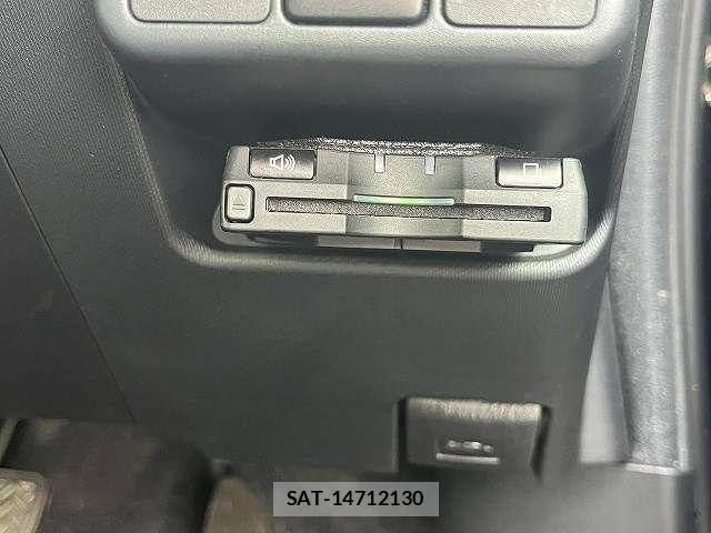 Toyota AQUA 2013-07 8657992-19