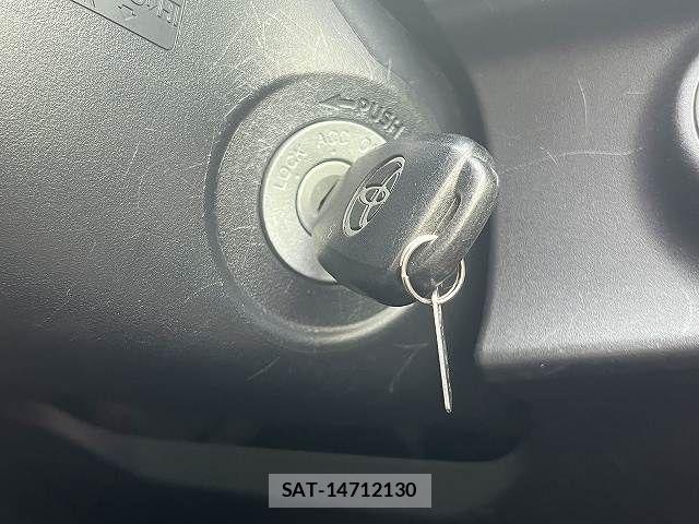 Toyota AQUA 2013-07 8657992-20