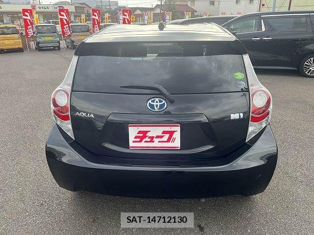 Toyota AQUA 2013-07 8657992-28