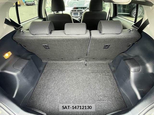 Toyota AQUA 2013-07 8657992-4