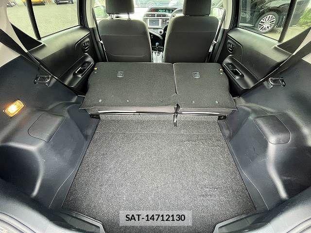 Toyota AQUA 2013-07 8657992-5