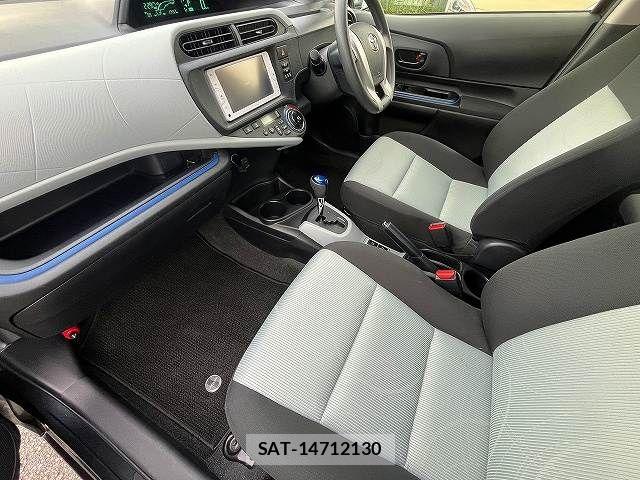 Toyota AQUA 2013-07 8657992-8
