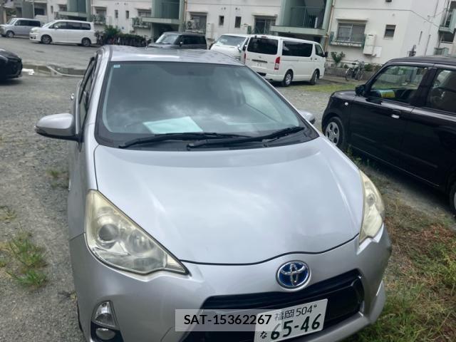 Toyota AQUA 2013-01 8658019-0