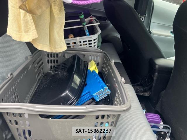 Toyota AQUA 2013-01 8658019-13