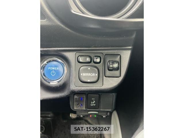 Toyota AQUA 2013-01 8658019-16
