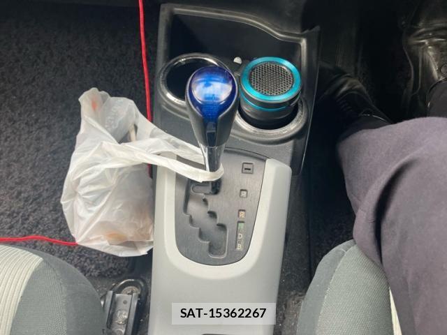 Toyota AQUA 2013-01 8658019-18