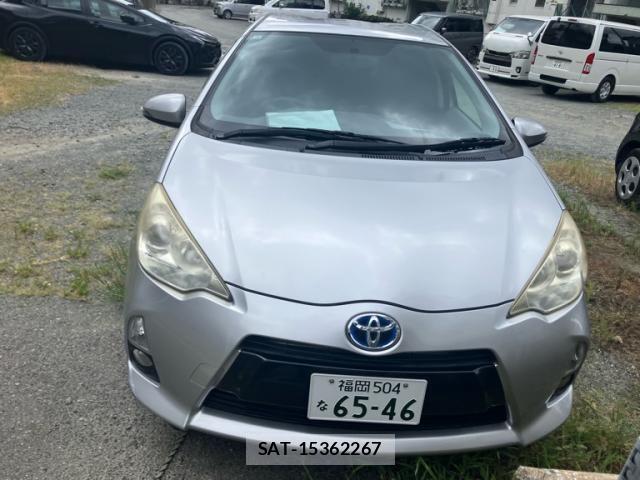 Toyota AQUA 2013-01 8658019-1