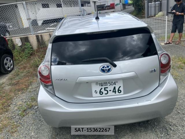 Toyota AQUA 2013-01 8658019-3